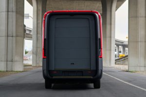 아마존, 리비안 전기 배달 밴 3만 대 돌파…2030년 10만 대 목표 순항 중 imgi 94 rcv gallery 02 kilxbt 20