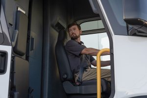 아마존, 리비안 전기 배달 밴 3만 대 돌파…2030년 10만 대 목표 순항 중 imgi 97 rcv gallery 03 iny2qk 25