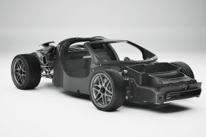 하이브리드? 패들시프트? 없다…수동 900마력 하이퍼카 등장