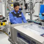 mercedes benz thailand batterie montage battery 2019 02 min 1400x700.png