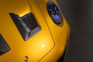 폼 미쳤네! 2년 걸려 수작업으로 제작된 