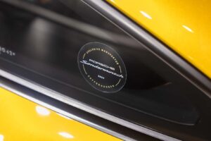 폼 미쳤네! 2년 걸려 수작업으로 제작된 