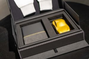 폼 미쳤네! 2년 걸려 수작업으로 제작된 