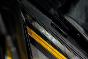 폼 미쳤네! 2년 걸려 수작업으로 제작된 