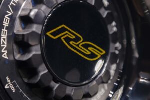 폼 미쳤네! 2년 걸려 수작업으로 제작된 