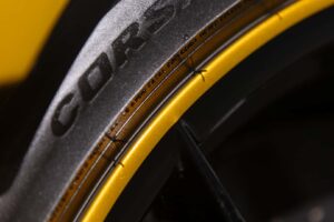 폼 미쳤네! 2년 걸려 수작업으로 제작된 