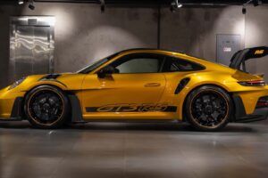 폼 미쳤네! 2년 걸려 수작업으로 제작된 