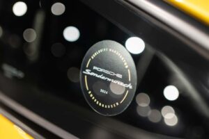 폼 미쳤네! 2년 걸려 수작업으로 제작된 