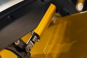 폼 미쳤네! 2년 걸려 수작업으로 제작된 