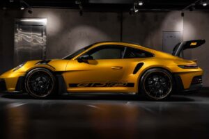 폼 미쳤네! 2년 걸려 수작업으로 제작된 