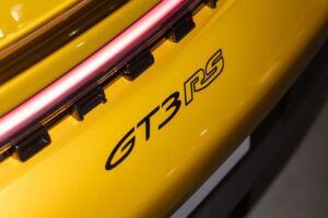 폼 미쳤네! 2년 걸려 수작업으로 제작된 