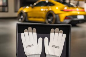 폼 미쳤네! 2년 걸려 수작업으로 제작된 