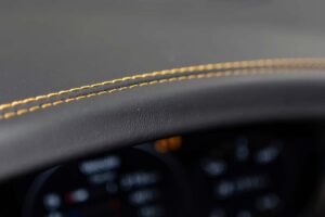 폼 미쳤네! 2년 걸려 수작업으로 제작된 