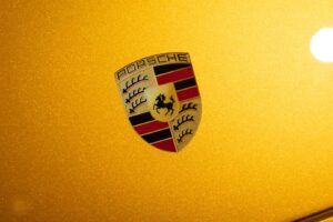 폼 미쳤네! 2년 걸려 수작업으로 제작된 