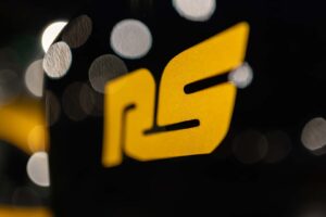 폼 미쳤네! 2년 걸려 수작업으로 제작된 