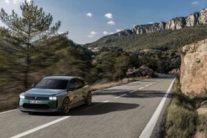 VANWALL unveils the new VANDERWELL S 005 web 2 4