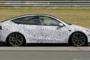 Tesla Model Y Performance dynamic side profile zjwgf4 8