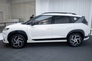 1400x1050 autohomecar CjIFVmgan46AdVjQAGyhO9rrJJY487 1 14