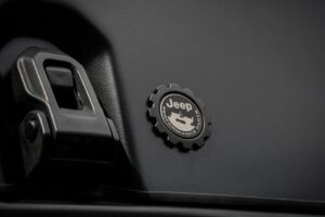 지프, 혁신적인 탄소섬유 루프탑 텐트 ARTT 컨셉트 공개