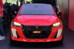 Peugeot 208 GTi Le Mans 2 15