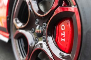 50주년을 기념하는 진짜 GTI — 폭스바겐 골프 GTI 에디션 50 공개