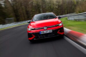 50주년을 기념하는 진짜 GTI — 폭스바겐 골프 GTI 에디션 50 공개