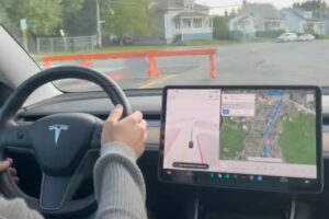 imgi 180 Tesla Full Self Driving Beta 10.69 barrier 6