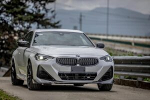 BMW M240i 카본 에디션 공개… M2보다 저렴한 ‘카본 맛집’