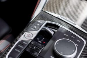 BMW M240i 카본 에디션 공개… M2보다 저렴한 ‘카본 맛집’