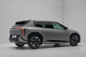 imgi 8 kia ev4 hachback uk 2025 04 1400x933.jpeg 15