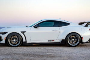 850마력 머슬카의 귀환… 셸비 ‘슈퍼 스네이크-R’ 첫 공개