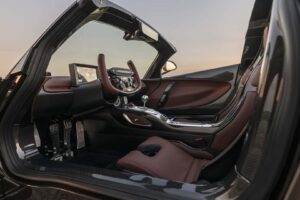 2,059마력 하이퍼카에 수동 변속기… 헤네시, ‘베놈 F5 레볼루션 LF’ 공개