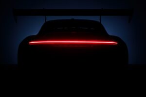 포르쉐, 내년 시즌 공략을 위한 911 레이스카 2종 공개... 공력성능 대폭 강화