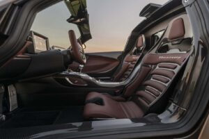 2,059마력 하이퍼카에 수동 변속기… 헤네시, ‘베놈 F5 레볼루션 LF’ 공개