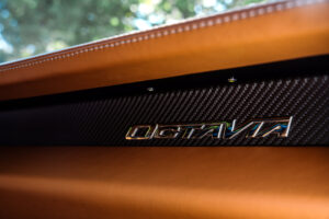 링브라더스, 1971년 애스턴 마틴 DBS 