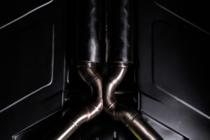 링브라더스, 1971년 애스턴 마틴 DBS