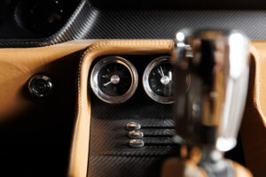 링브라더스, 1971년 애스턴 마틴 DBS