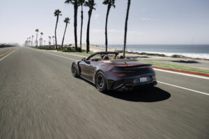 브라부스, 몬터레이 카위크서 1,000마력 ‘로켓 GTC 딥 레드’ 공개