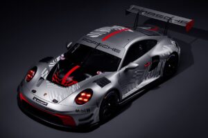 포르쉐, 내년 시즌 공략을 위한 911 레이스카 2종 공개... 공력성능 대폭 강화