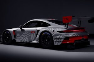 포르쉐, 내년 시즌 공략을 위한 911 레이스카 2종 공개... 공력성능 대폭 강화