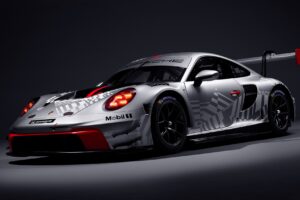 포르쉐, 내년 시즌 공략을 위한 911 레이스카 2종 공개... 공력성능 대폭 강화