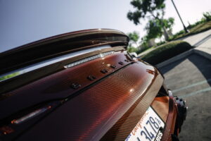 브라부스, 몬터레이 카위크서 1,000마력 ‘로켓 GTC 딥 레드’ 공개