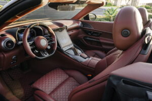 브라부스, 몬터레이 카위크서 1,000마력 ‘로켓 GTC 딥 레드’ 공개