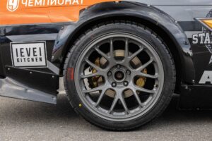 680마력 괴물 엔진 품은 러시아 드리프트카