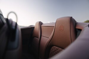 브라부스, 몬터레이 카위크서 1,000마력 ‘로켓 GTC 딥 레드’ 공개