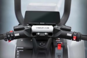 imgi 37 BMW Motorrad Vision CE 03 5