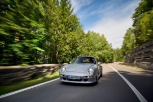 포르쉐 992.2 터보 S 등장…하이브리드 파워로 노르트슐라이페 14초 단축