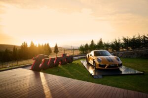 포르쉐 992.2 터보 S 등장…하이브리드 파워로 노르트슐라이페 14초 단축