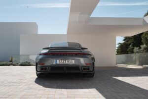 포르쉐 992.2 터보 S 등장…하이브리드 파워로 노르트슐라이페 14초 단축