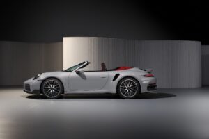 포르쉐 992.2 터보 S 등장…하이브리드 파워로 노르트슐라이페 14초 단축